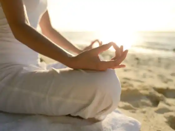 Mantra-Meditation mit Pranayama und Chakra-Visualisierung: 15 Minuten